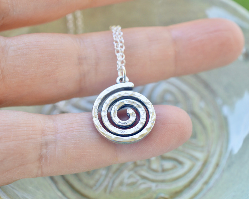 Sterling Silver Celtic Circle Necklace - Celtic Cercle Necklace